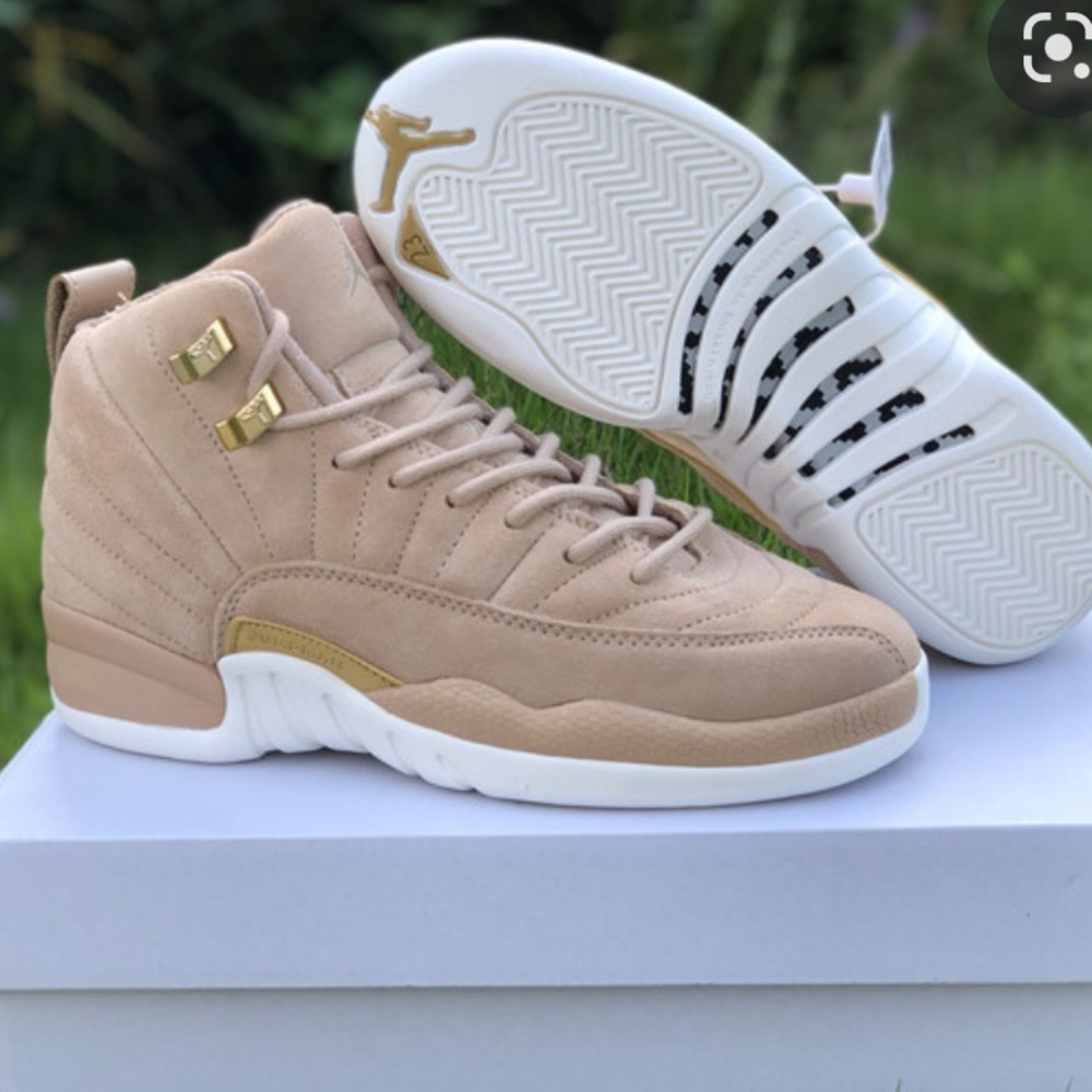 Jordan 12 Retro Vachetta Tan. Size: 5.5